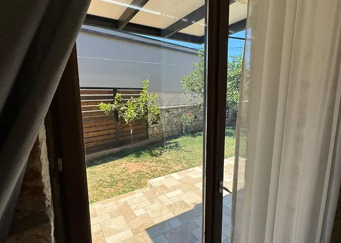 Stone Hearth 3* Himarë