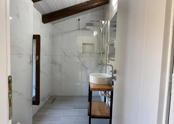 Stone Hearth Pensión Himarë