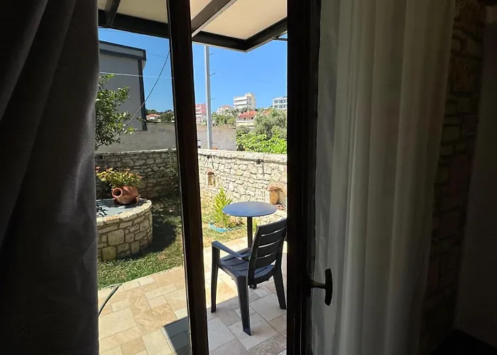 Stone Hearth 3* Himare